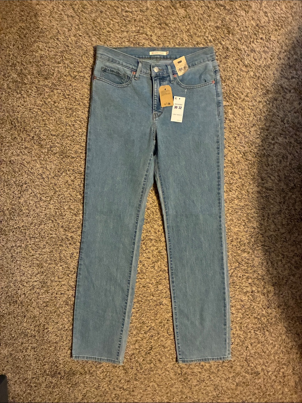 Levi 314 shaping straight jeans -size 30 NWT